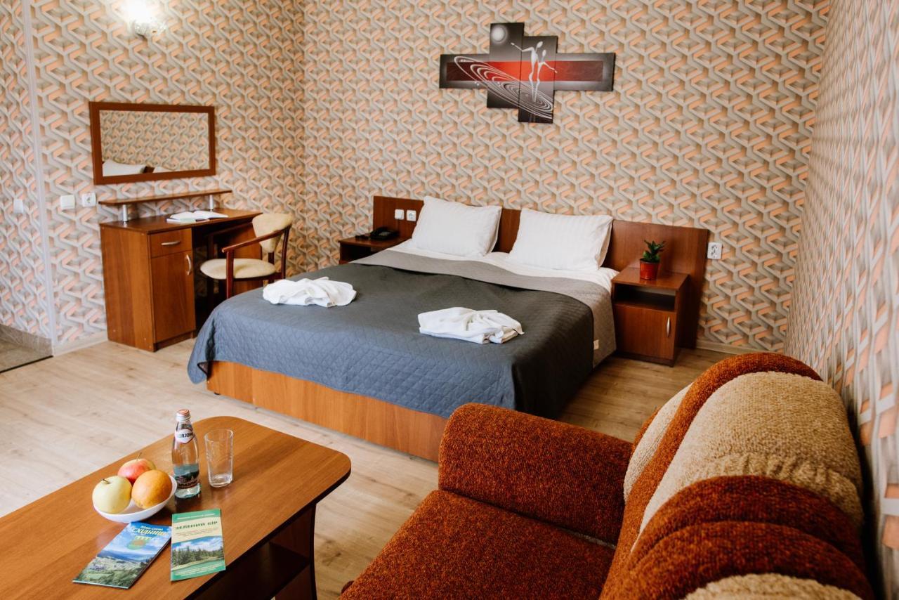 Zelenyy Bir Hotell Skhidnytsia Exteriör bild
