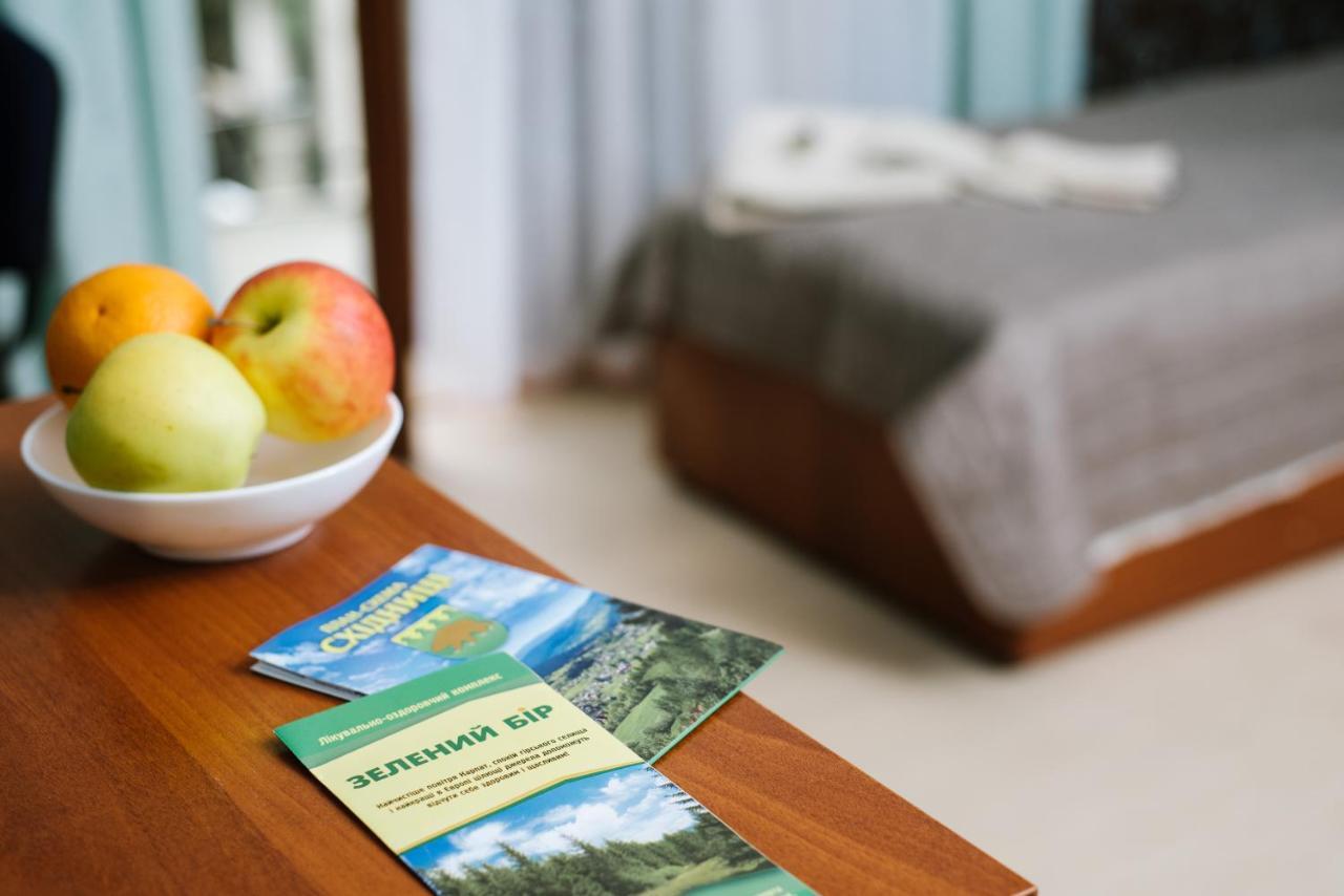 Zelenyy Bir Hotell Skhidnytsia Exteriör bild