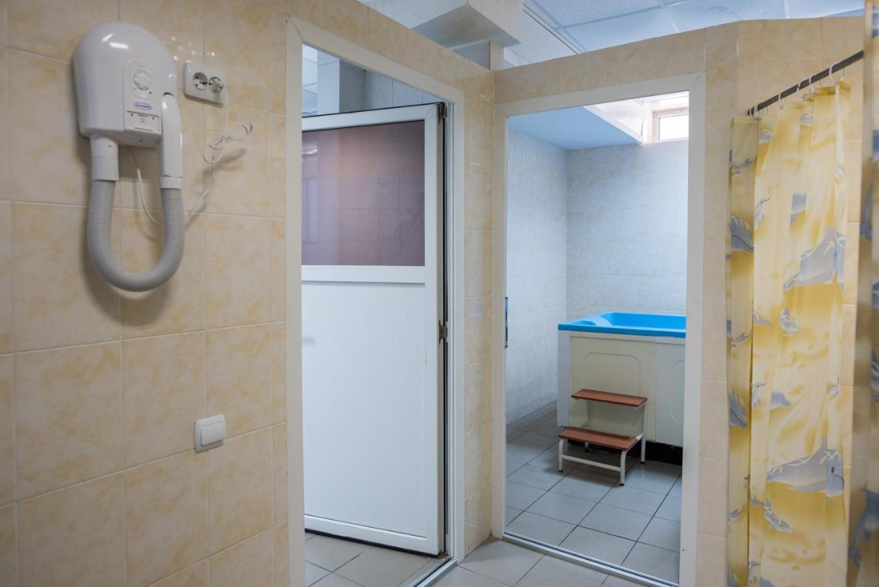 Zelenyy Bir Hotell Skhidnytsia Exteriör bild